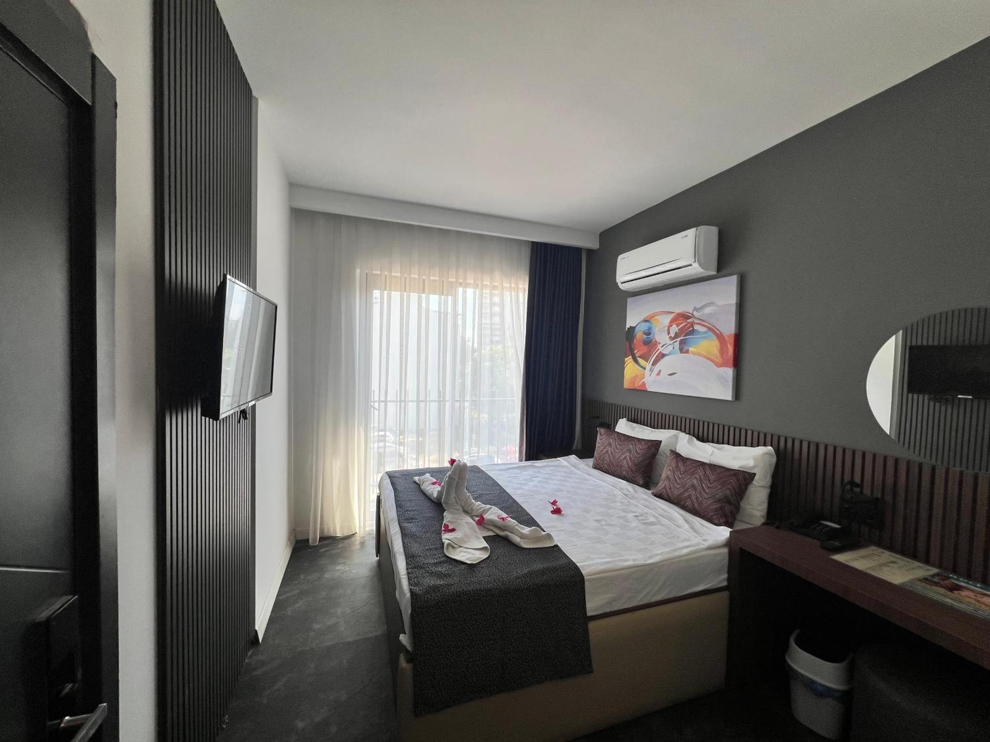 Wolf Of The City Hotel & Spa 안탈리아 외부 사진