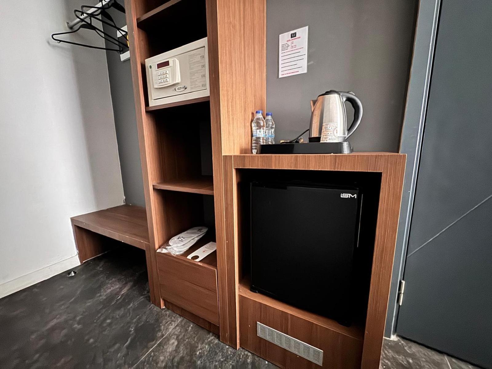 Wolf Of The City Hotel & Spa 안탈리아 외부 사진